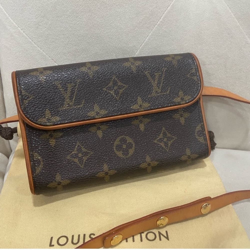 LOUIS VUITTON Brown Monogram Belt Bag & Dust Bag, EUC - Picture 6 of 14